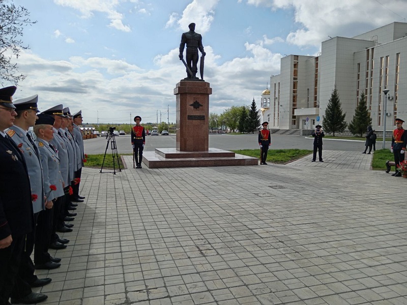 Пост №1 у «Памятника погибшим сотрудникам УМВД».